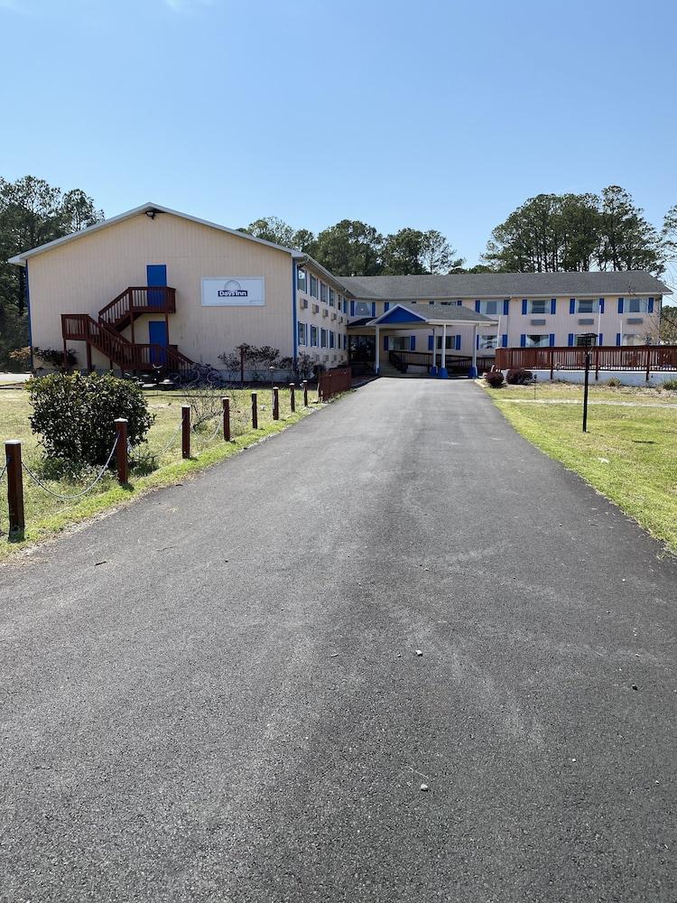 Days Inn By Wyndham Chincoteague Island Exterior photo